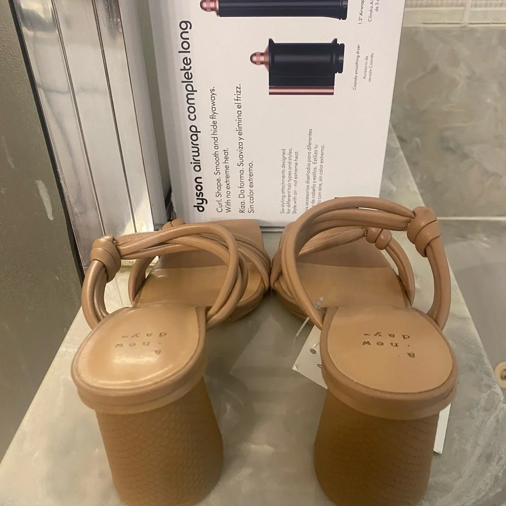 New day 2 pairs NWT - Picture 6 of 7